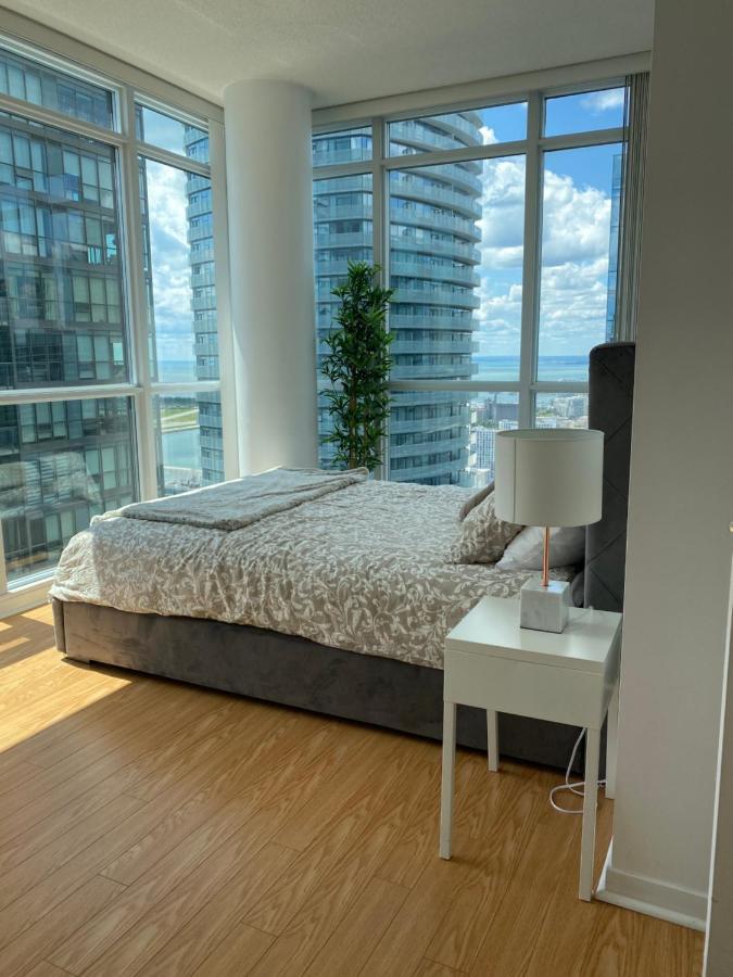 Toronto Cn Tower Maple Leaf Square Luxurious 2 Bedroom Condo Екстер'єр фото