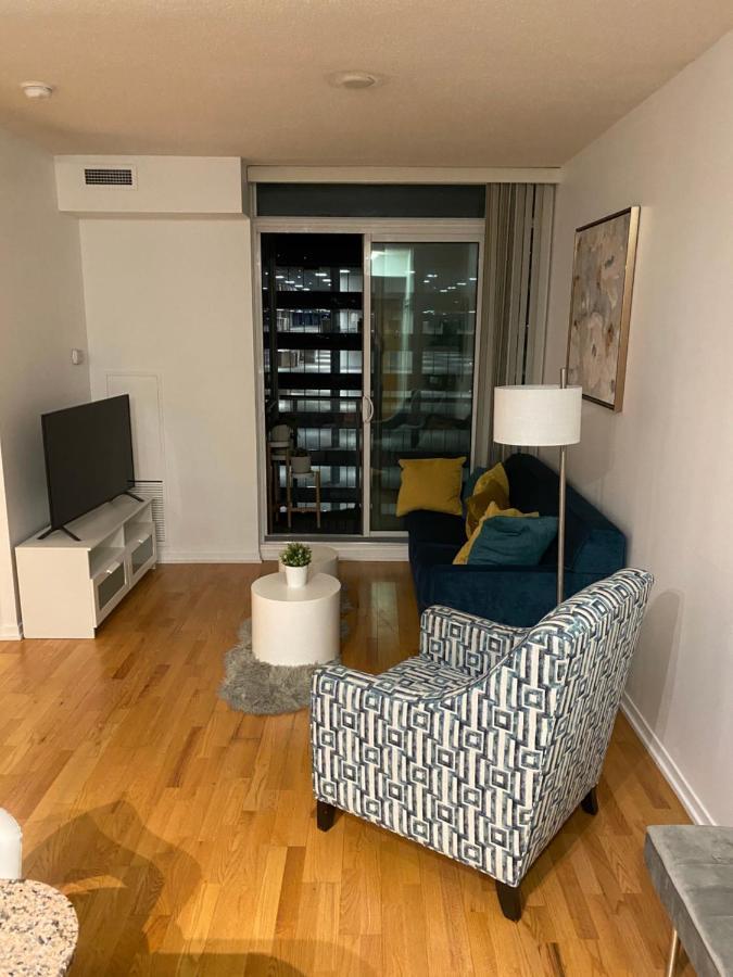 Toronto Cn Tower Maple Leaf Square Luxurious 2 Bedroom Condo Екстер'єр фото