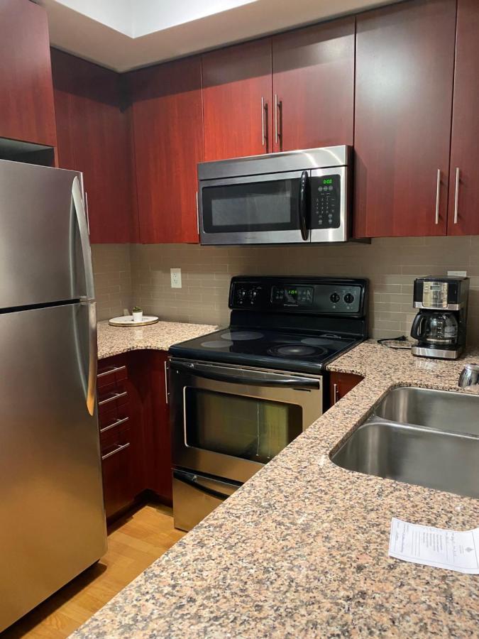 Toronto Cn Tower Maple Leaf Square Luxurious 2 Bedroom Condo Екстер'єр фото