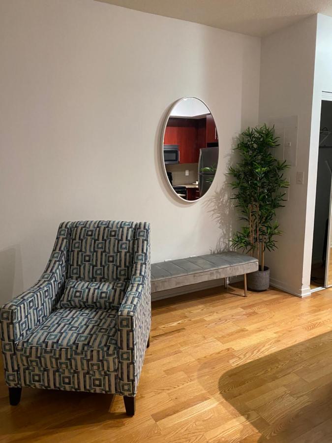 Toronto Cn Tower Maple Leaf Square Luxurious 2 Bedroom Condo Екстер'єр фото